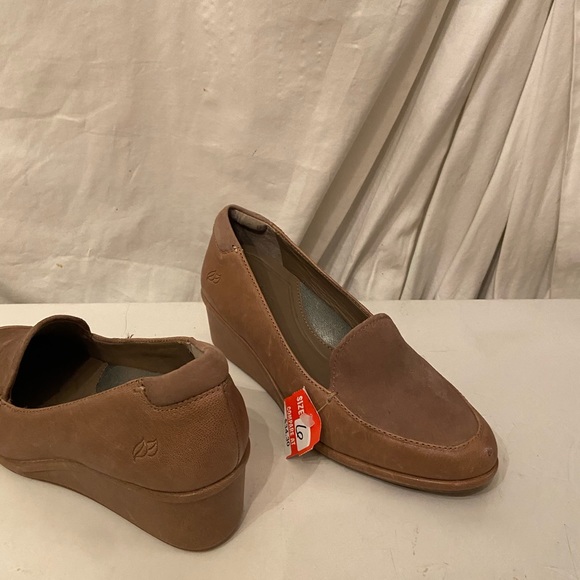 Nurture by Lamaze tan leather wedge shoes NWT - Picture 4 of 7